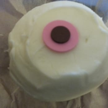 Sprinkles Georgetown - Vanilla cupcake. - Bakeries Near Me - Washington, DC, District of Columbia Sprinkles Georgetown - Vanilla cupcake. - Bakeries Near Me - Washington, DC, District of Columbia