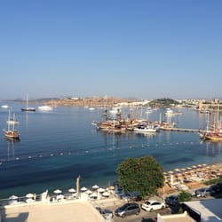 Çapacı Otel - View from the terrace to the castle