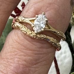Salem Gem Lab - Beautiful Marquise Diamobd in sculptured 14 karat yellow gold mounting with matching band