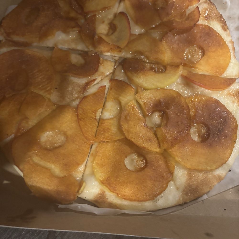 Star Tavern - Apple Pie Pizza - Pizza Near Me - City Of Orange, New Jersey Star Tavern - Apple Pie Pizza - Pizza Near Me - City Of Orange, New Jersey