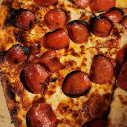Paulie's Pizza Pub