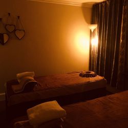 Pure Co Natural Spa - A couple massage room