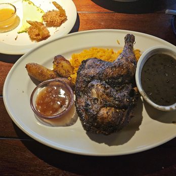 Bahama Breeze - Jerk chicken - Bars Near Me - Tukwila, Washington