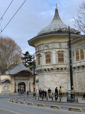 Ahmet Hamdi Tanpınar Edebiyat Müze Kütüphanesi by null
