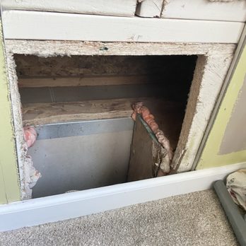 Allen Edwin Homes - See the vent, you can see how they built the wall with pieces and how there's not even a wall on the right - Interior Design Near Me - Portage, Michigan Allen Edwin Homes - See the vent, you can see how they built the wall with pieces and how there's not even a wall on the right - Interior Design Near Me - Portage, Michigan