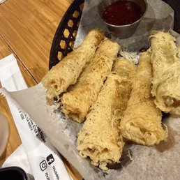 Fried shrimp spring rolls