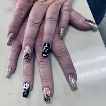 L & C Nails - NYE nails by Lyn!!!  I LOVE them!!! - Nail Salons Near Me - Pensacola, Florida