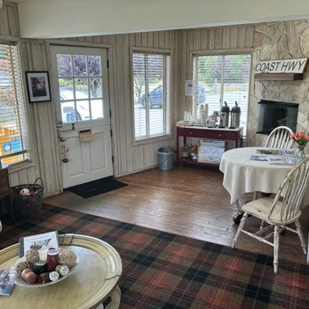 Carmel River Inn - check in area in main building - Hotels Near Me - Carmel, California