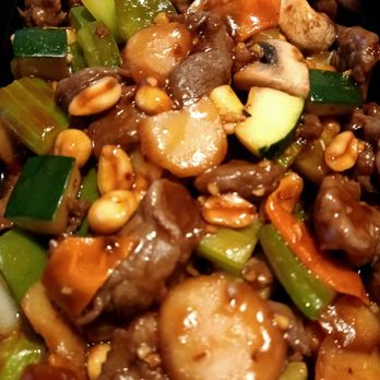 Golden Valley Chinese Restaurant - Kung Pao Beef.  2/5. Swimming in soup sauce. Flavor meh - Chinese Near Me - Mesa, Arizona