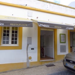 Restaurant Serafim - The entrance is unassuming