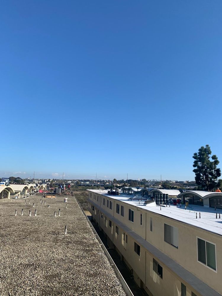 Slide of Hernandez Roofers