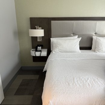 Hampton Inn & Suites Fort Worth Downtown - Bed - Hotels Near Me - Fort Worth, Texas Hampton Inn & Suites Fort Worth Downtown - Bed - Hotels Near Me - Fort Worth, Texas
