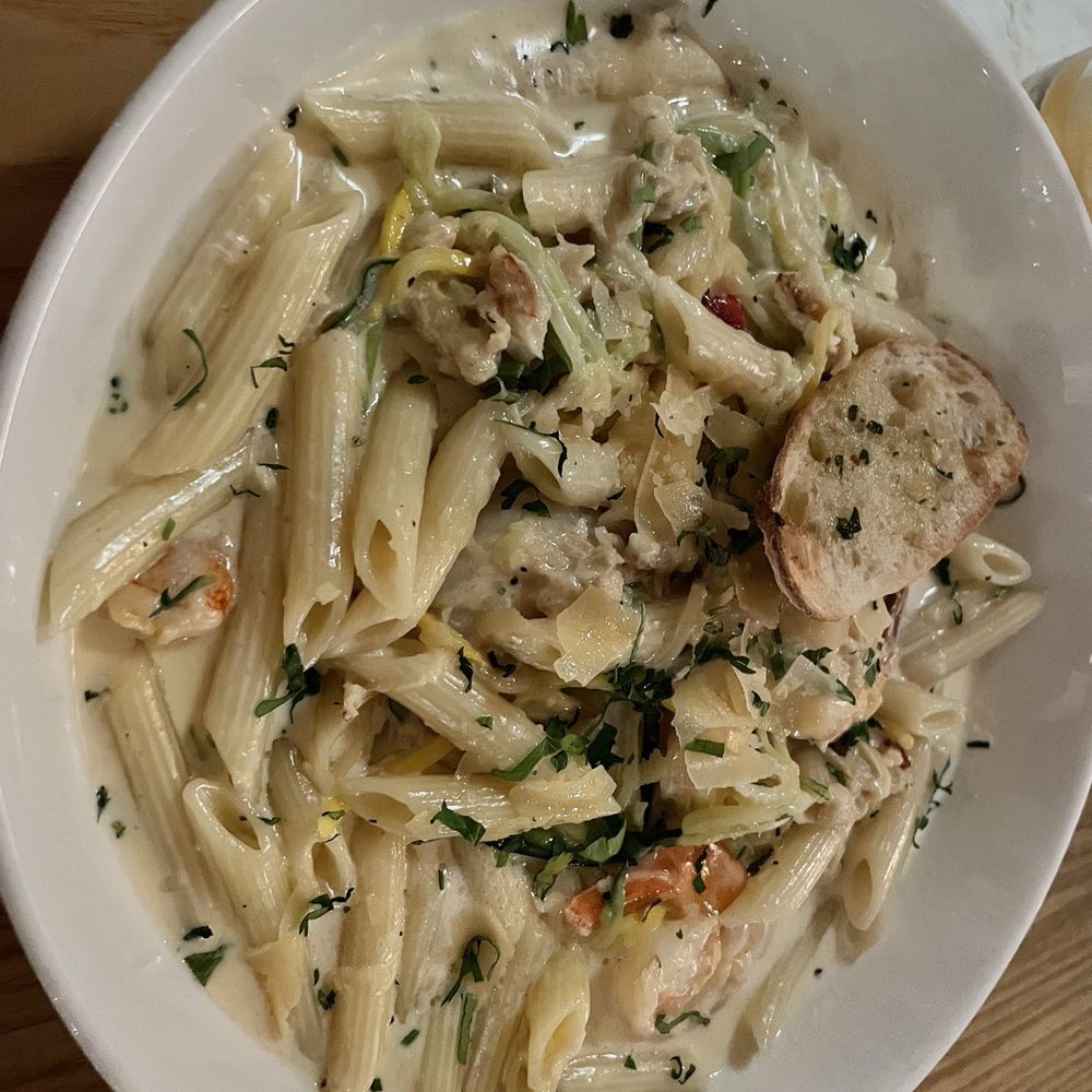 Breakwater - Seafood pasta - shrimp, scallops, and lobster - American Near Me - Stonington, Connecticut Breakwater - Seafood pasta - shrimp, scallops, and lobster - American Near Me - Stonington, Connecticut
