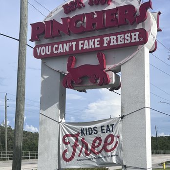 Pinchers - Restaurant sign - Seafood Near Me - Fort Myers Beach, Florida