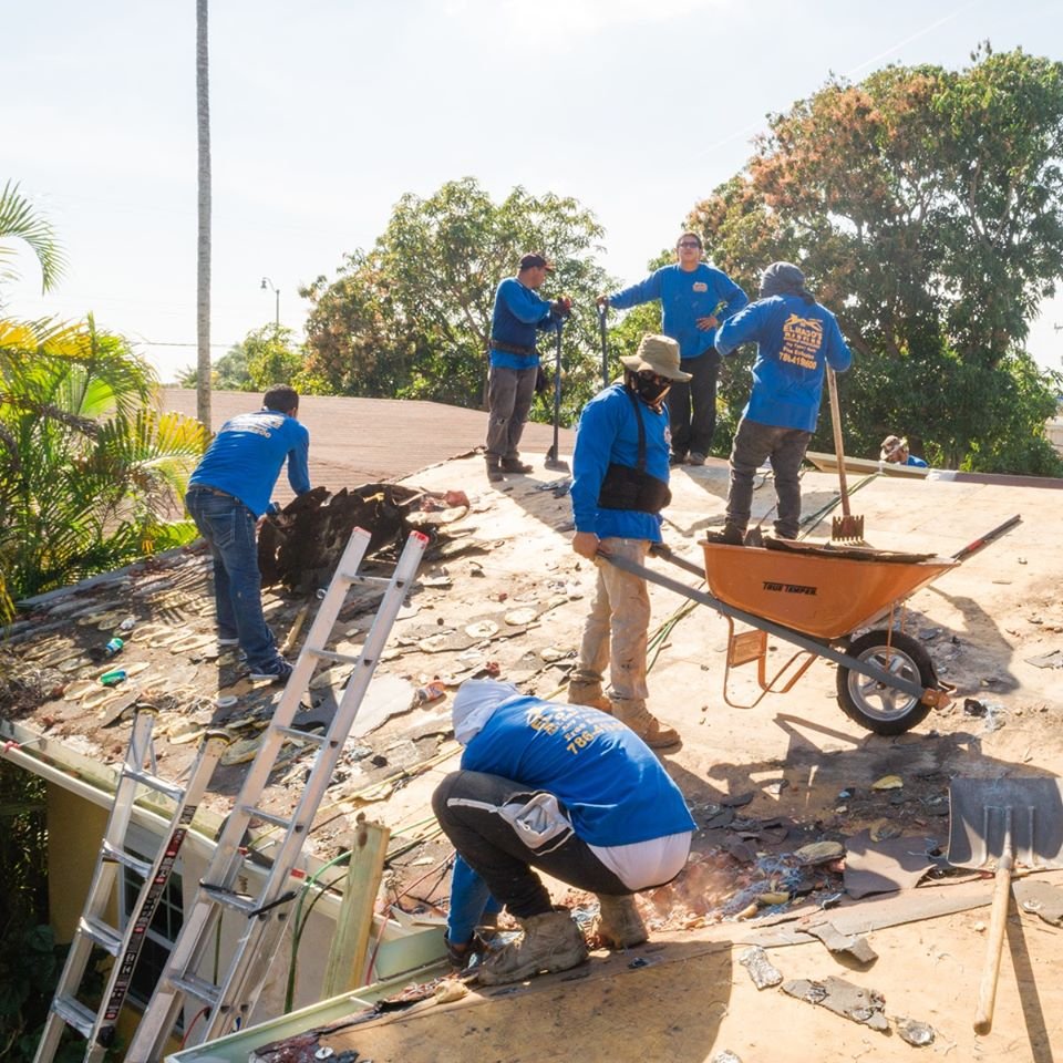 Slide of El Mago Roofing