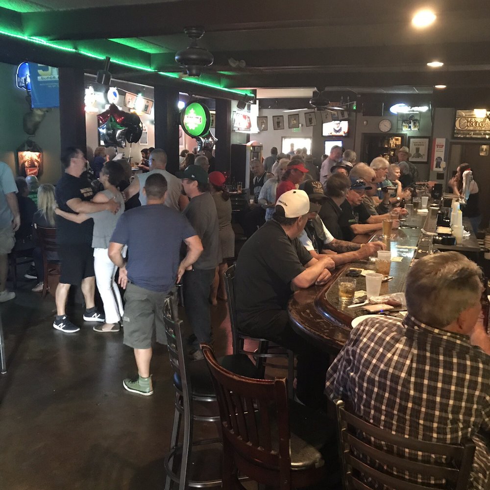 Ryan's Pub - Inside Ryan's waiting for the fantastic bbq to be brought in to enjoy - Pubs Near Me - San Leandro, California Ryan's Pub - Inside Ryan's waiting for the fantastic bbq to be brought in to enjoy - Pubs Near Me - San Leandro, California