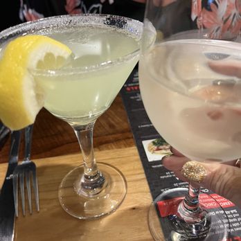 Coco & Nini's Restaurant and Lounge - Lemon martini - Italian Near Me - Carlisle, Iowa