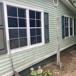 ZLB Maintenance - Before photo of filthy siding