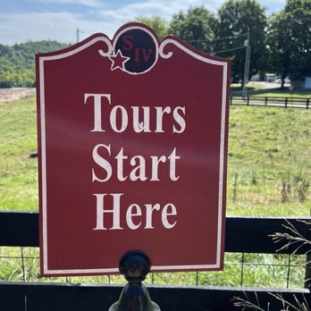 Maker's Mark Distillery - Tour Starts Here - Tours Near Me - Loretto, Kentucky Maker's Mark Distillery - Tour Starts Here - Tours Near Me - Loretto, Kentucky