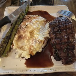 Prime filet with mash and asparagus $38 and fantastic! Prime filet with mash and asparagus $38 and fantastic!