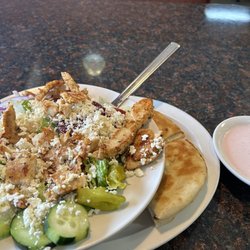 Small chicken Greek with extra dressing