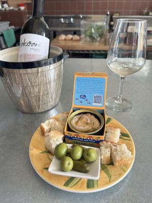 Gratta Wines and Market by null