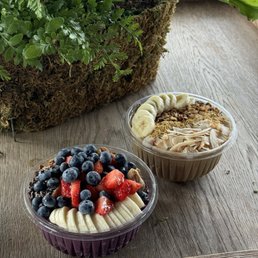 Açaí bowl and dirt bowl