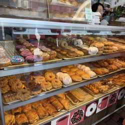 King's Donuts - Fresh donuts and kind staff!