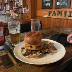 Paddy Flaherty's Irish Pub - The "club-burger"