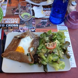 Le Café de la Tour - Galette bretonne épinard et oeuf