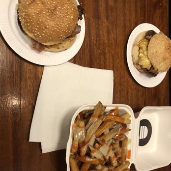 Bleecker Victoria - Burgers Near Me - London, XGL Bleecker Victoria - Burgers Near Me - London, XGL