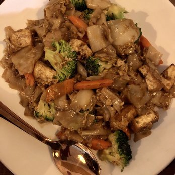 Thai Table - Best pad see ew! - Thai Near Me - Berkeley, California Thai Table - Best pad see ew! - Thai Near Me - Berkeley, California