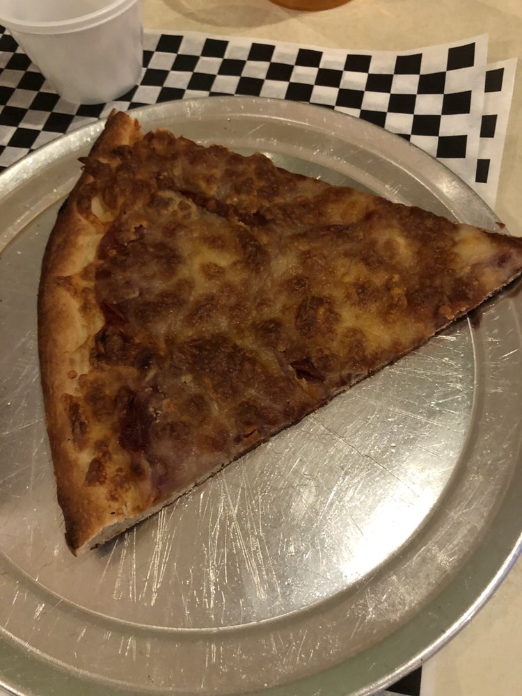 ROSLYN VILLAGE PIZZA - 25 Photos & 140 Reviews - Pizza - 105 W