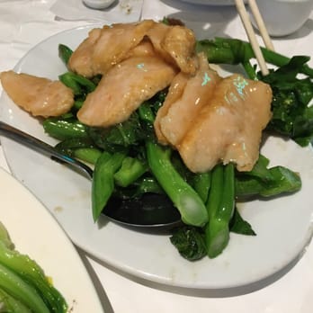Amigo - Fish cake and Chinese broccoli - Chinese Near Me - Montreal, Quebec