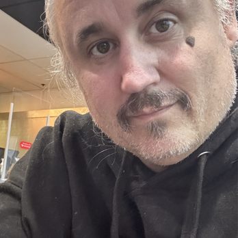 CJ's Barbecue - Casey Keith having BBQ at CJ's. - Burgers Near Me - Oxnard, California
