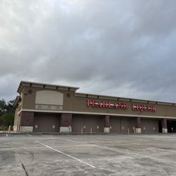 Pearland Liquor - Beautiful cloudy xmas day at Pearland Liquor!