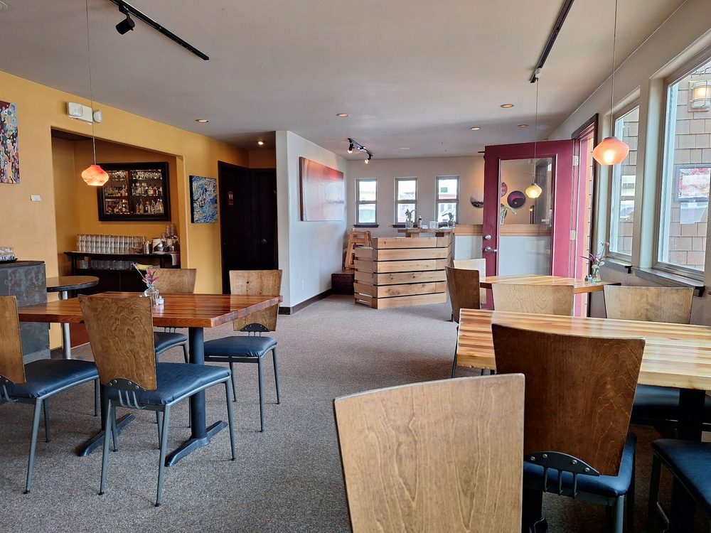 Ona Restaurant & Lounge