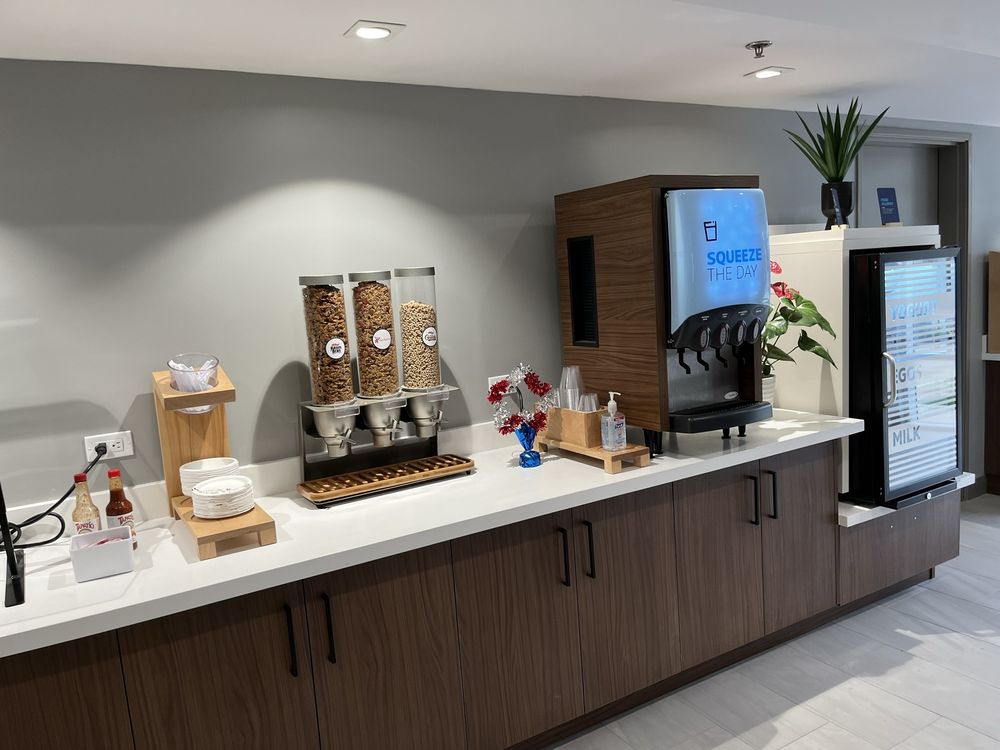 Holiday Inn Express & Suites San Diego-Sorrento Valley