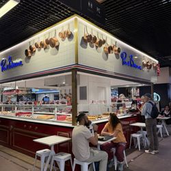 Chez Léon - One of stalls