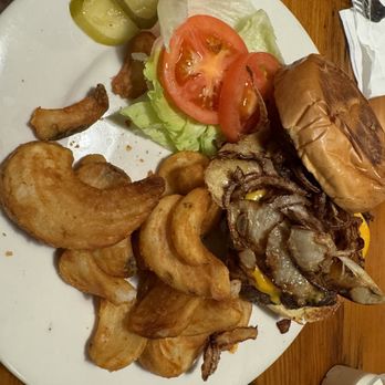 Rainbow Oaks Restaurant - Great sumptuous cheeseburger!! The meat was nice and thick but very tender! Yum! - American Near Me - Fallbrook, California Rainbow Oaks Restaurant - Great sumptuous cheeseburger!! The meat was nice and thick but very tender! Yum! - American Near Me - Fallbrook, California