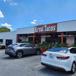 Rreal Tacos - Decatur - Spacious parking but some areas are paid parking