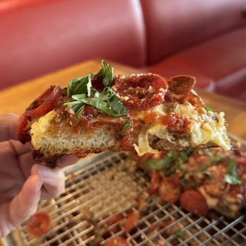 Thunderbird Pies - S&P 5000 - Pizza Near Me - Dallas, Texas