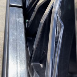 United Towing Service - Rim against rail on tow truck damaging it