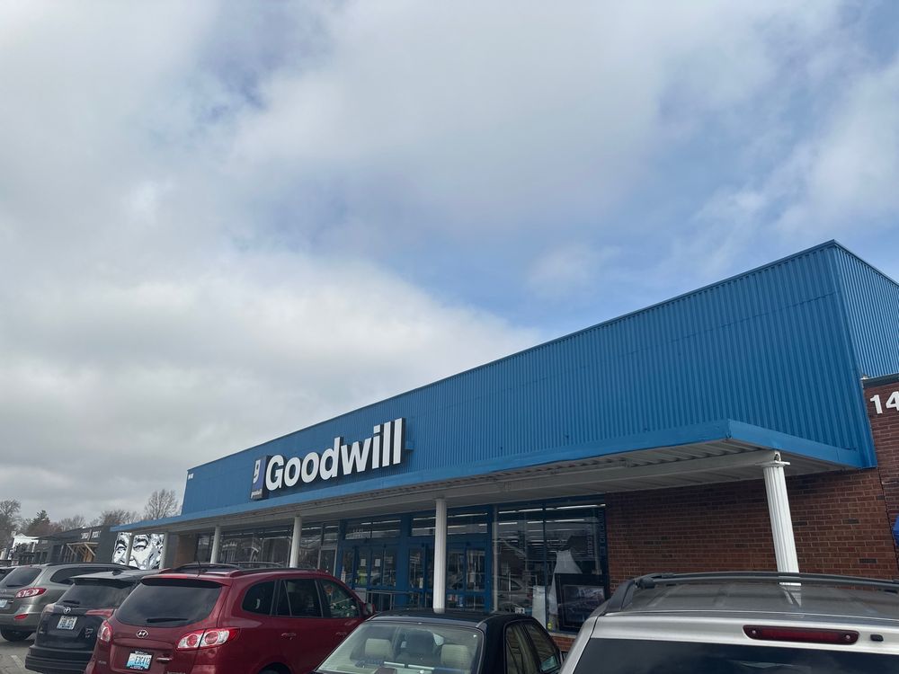GOODWILL Updated June 2024 12 Photos 1441 Leestown Rd, Lexington, Kentucky Thrift Stores