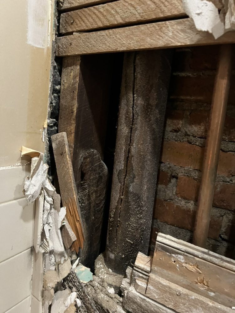 Slide of T&R Plumbing