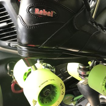 shoe repair roller skate stretching service