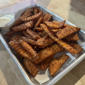 Lincoln Avenue Brewery - Sweet potato fries - Brewpubs Near Me - Calistoga, California Lincoln Avenue Brewery - Sweet potato fries - Brewpubs Near Me - Calistoga, California