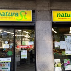 NaturaSi' - L'ingresso del supermercato. A due passi dalla metropolitana un mondo di benessere a portata di mano!