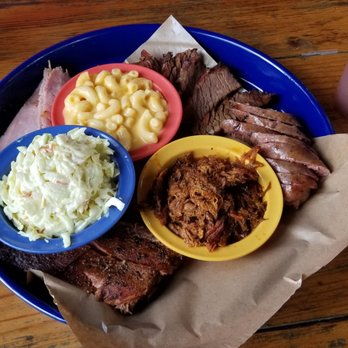 Blanco BBQ - Mixed platter with green beans and coleslaw. - Barbeque Near Me - San Antonio, Texas Blanco BBQ - Mixed platter with green beans and coleslaw. - Barbeque Near Me - San Antonio, Texas