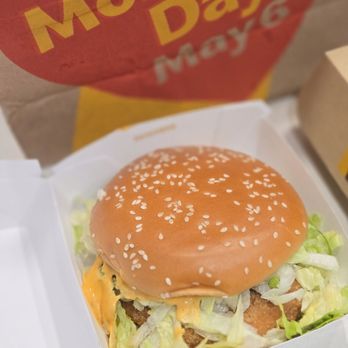 McDonald's - Extra lettuce - Fast Food Near Me - Richmond, British Columbia